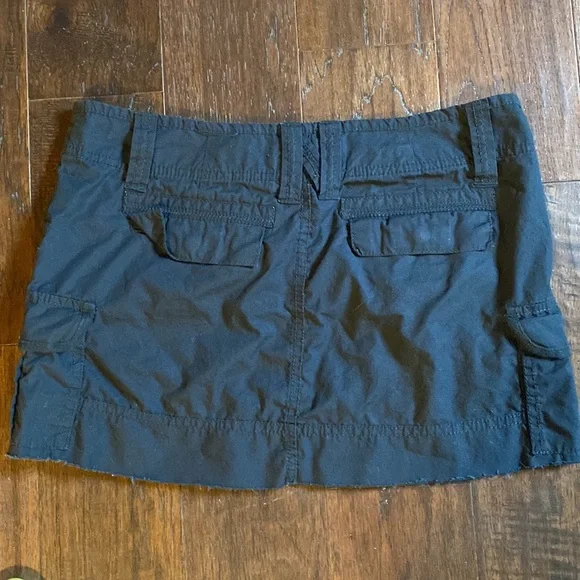 Old Navy micro mini cargo skirt black ultra low waist belt loops pockets size 6 - Picture 2 of 9